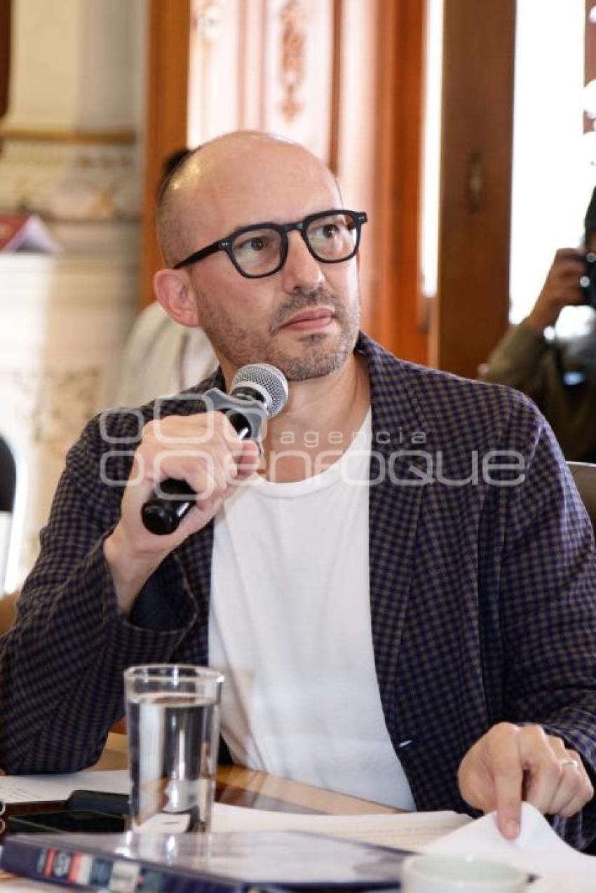 HÉCTOR GONZÁLEZ