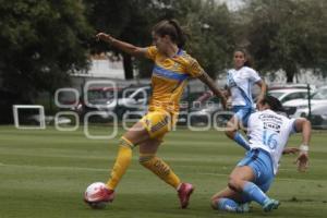 FÚTBOL FEMENIL . PUEBLA VS TIGRES
