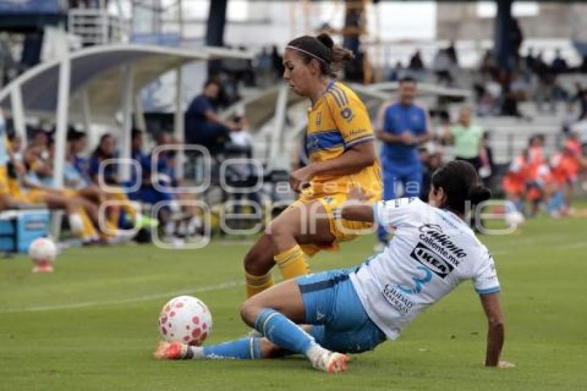 FÚTBOL FEMENIL . PUEBLA VS TIGRES