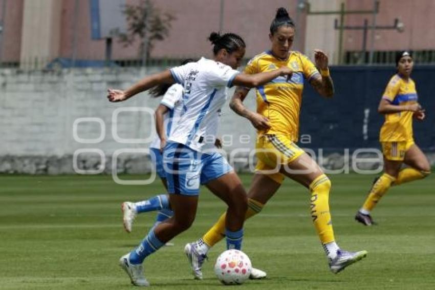 FÚTBOL FEMENIL . PUEBLA VS TIGRES