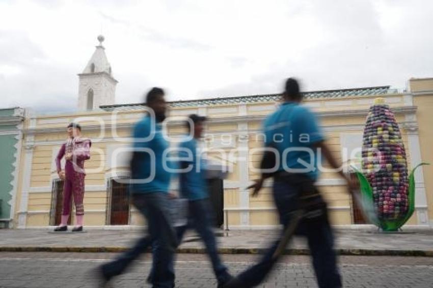 TLAXCALA . FIGURAS MONUMENTALES