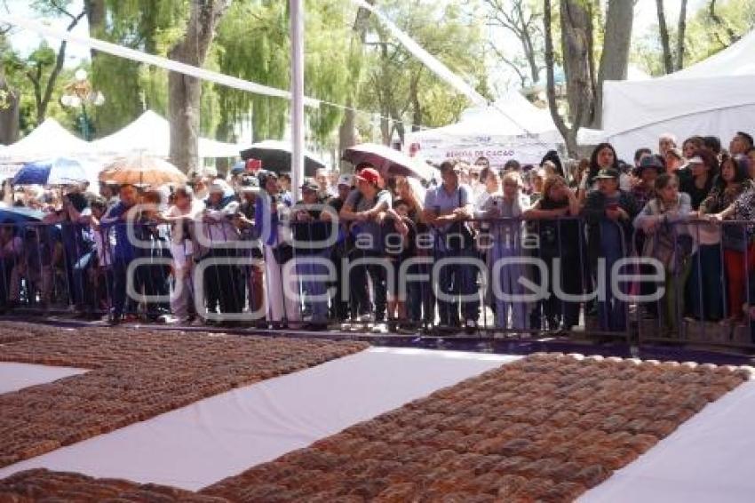 TLAXCALA . RECORD GUINESS PAN DE FIESTA