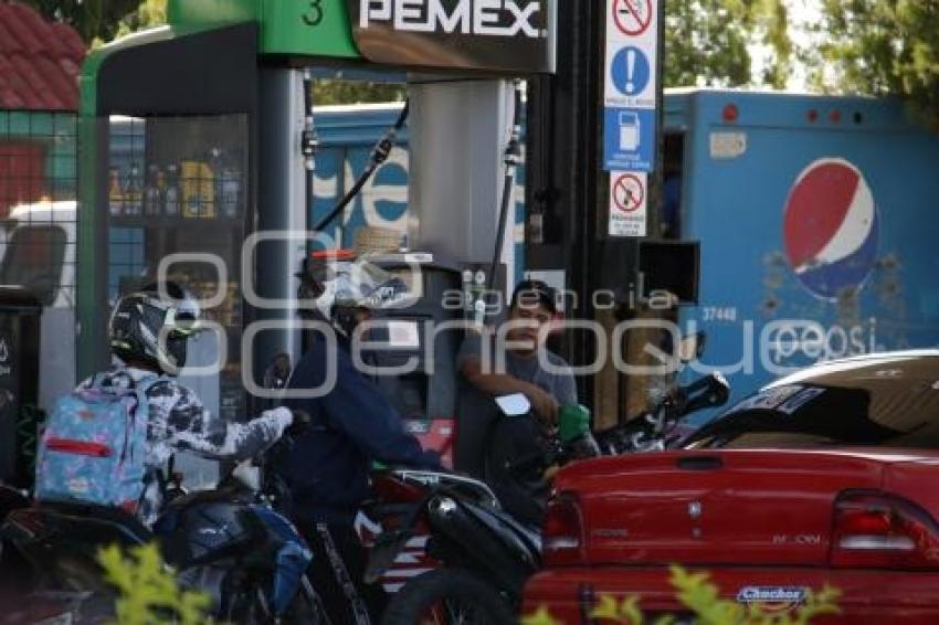 ACATLÁN . DESABASTO DE GASOLINA