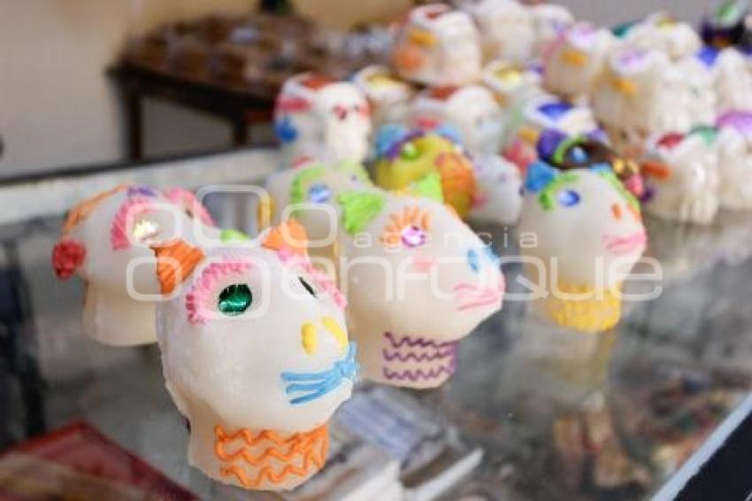 CALAVERITAS DE AZÚCAR . MASCOTAS