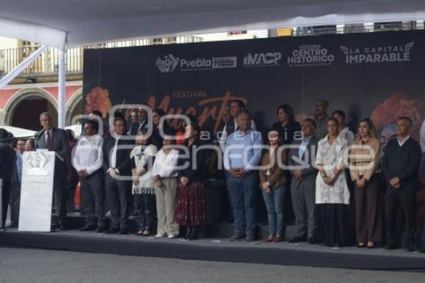 ZÓCALO . ALFOMBRA MONUMENTAL