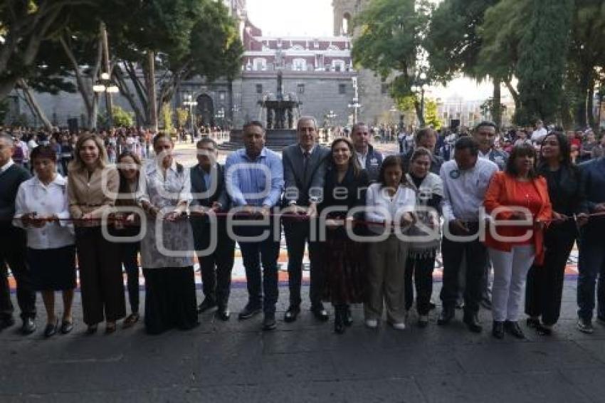 ZÓCALO . ALFOMBRA MONUMENTAL