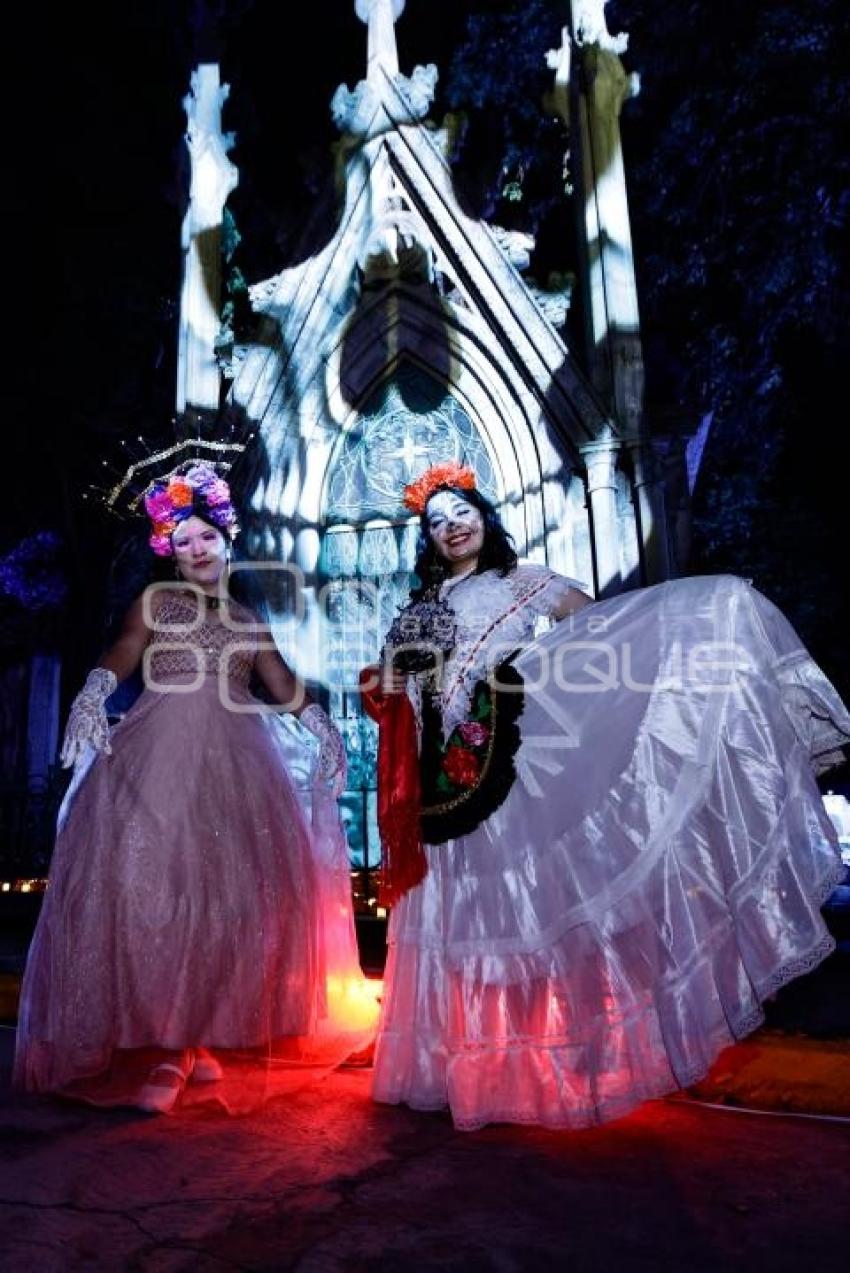 LA MUERTE ES UN SUEÑO . PANTEÓN