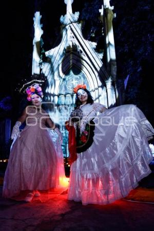 LA MUERTE ES UN SUEÑO . PANTEÓN