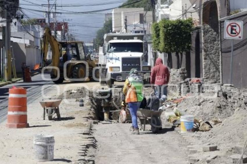 SAN ANDRÉS CHOLULA . REPARACIÓN CALLE ATZALA