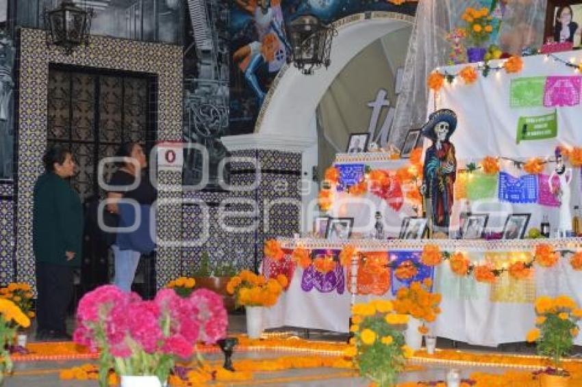 ATLIXCO . OFRENDA PERIODISTAS