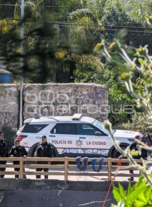 NOTA ROJA . CABEZA HUMANA