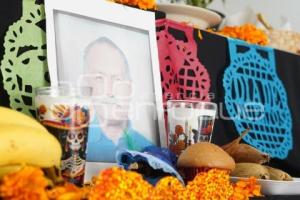 TLAXCALA . OFRENDA PERIODISTAS