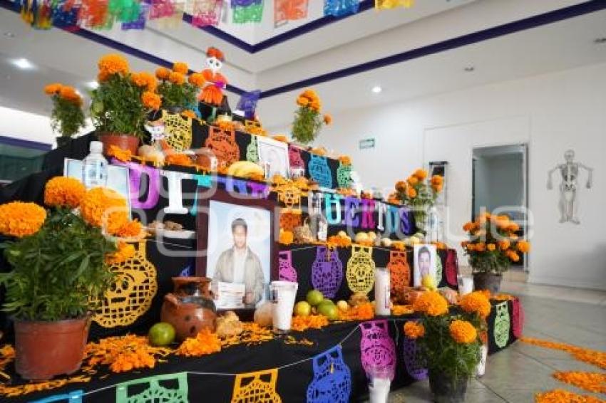 TLAXCALA . OFRENDA PERIODISTAS