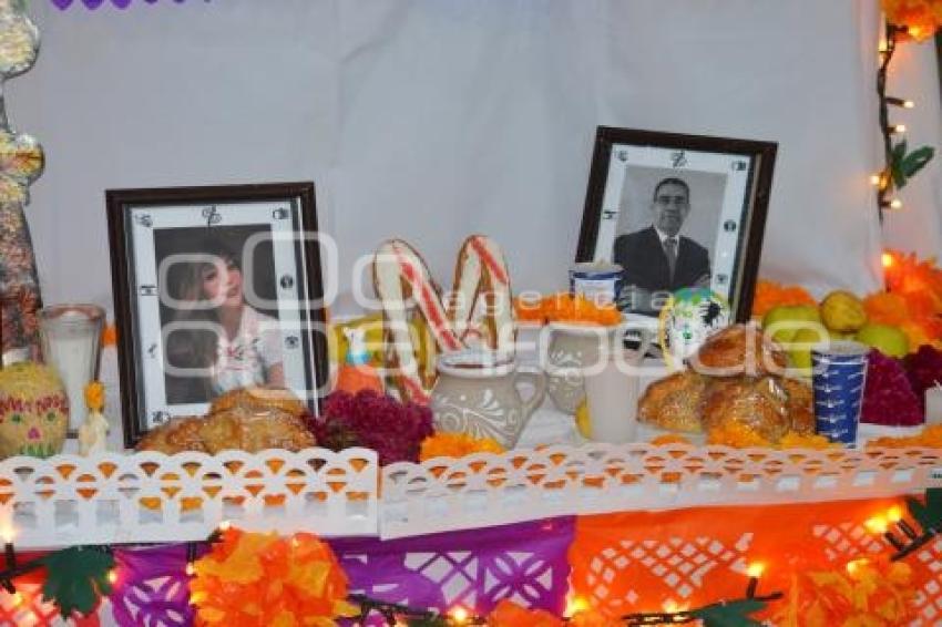 ATLIXCO . OFRENDA PERIODISTAS