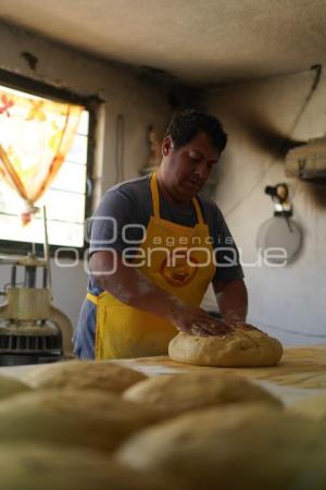 TLAXCALA . ELABORACIÓN DE HOJALDRA