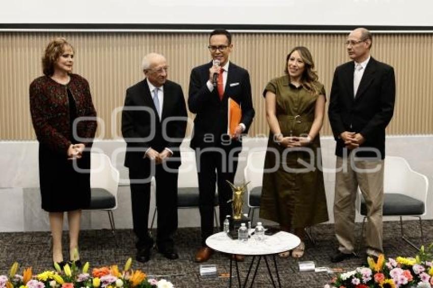 CONGRESO . PREMIO DE PERIODISMO