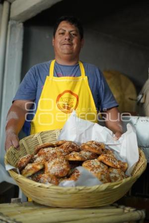 TLAXCALA . ELABORACIÓN DE HOJALDRA