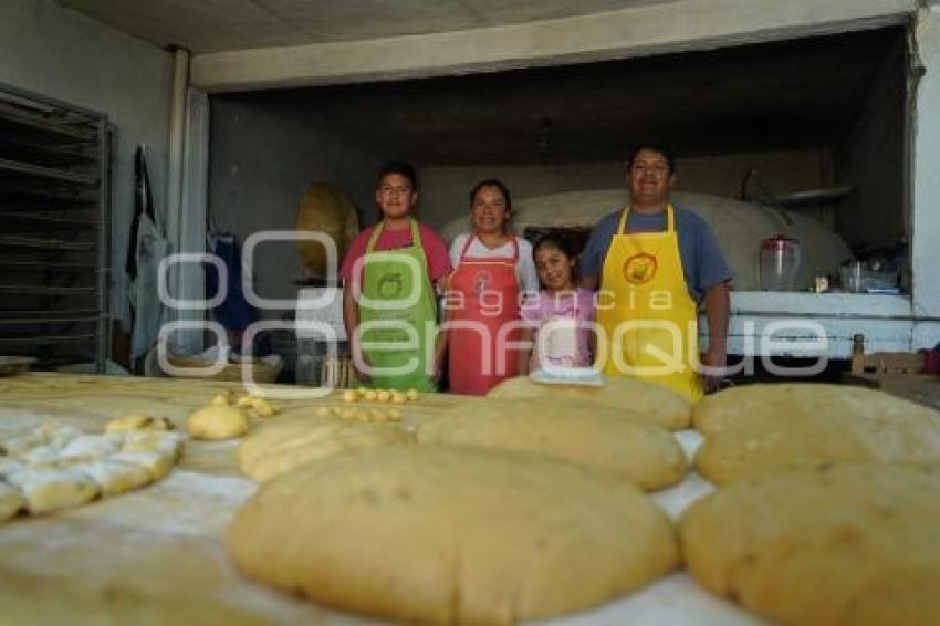 TLAXCALA . ELABORACIÓN DE HOJALDRA