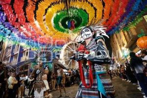 DESFILE ENTRE VIVOS Y MUERTOS