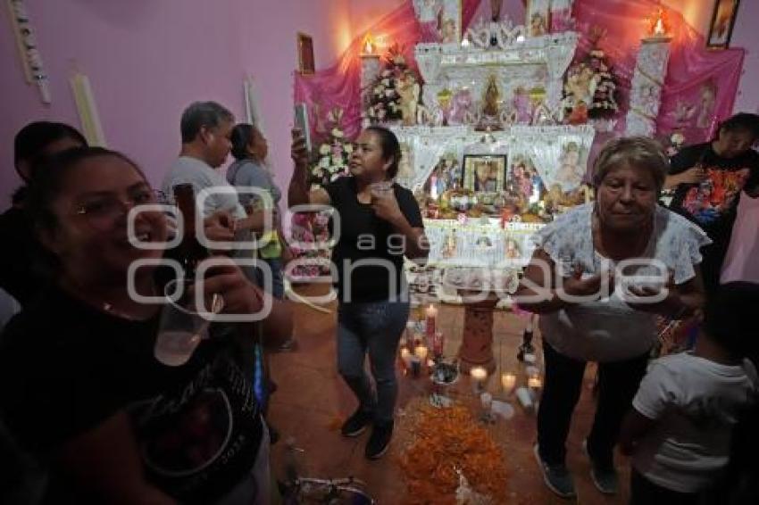 HUAQUECHULA . ALTARES MONUMENTALES