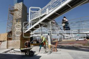 VÍA ATLIXCÁYOTL . PUENTE PEATONAL