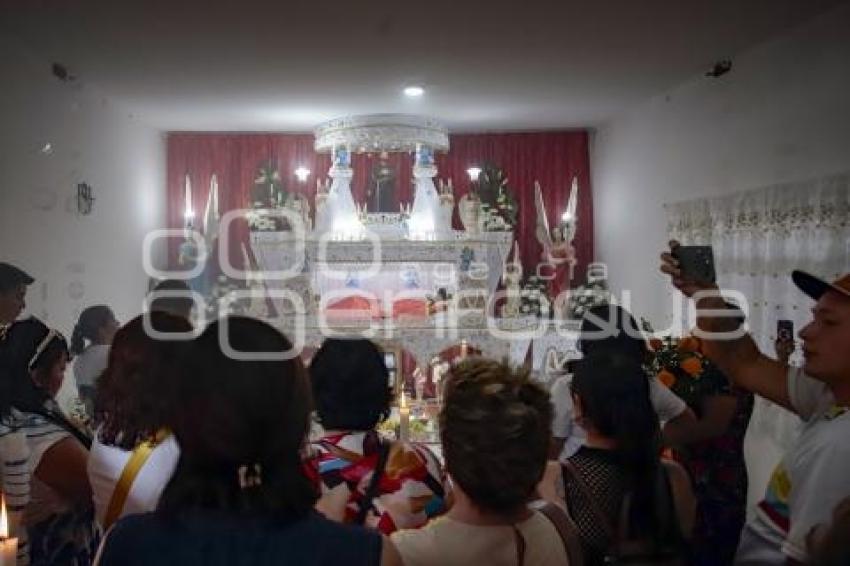 HUAQUECHULA . ALTARES MONUMENTALES