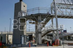 VÍA ATLIXCÁYOTL . PUENTE PEATONAL