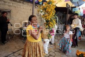 HUAQUECHULA . ALTARES MONUMENTALES