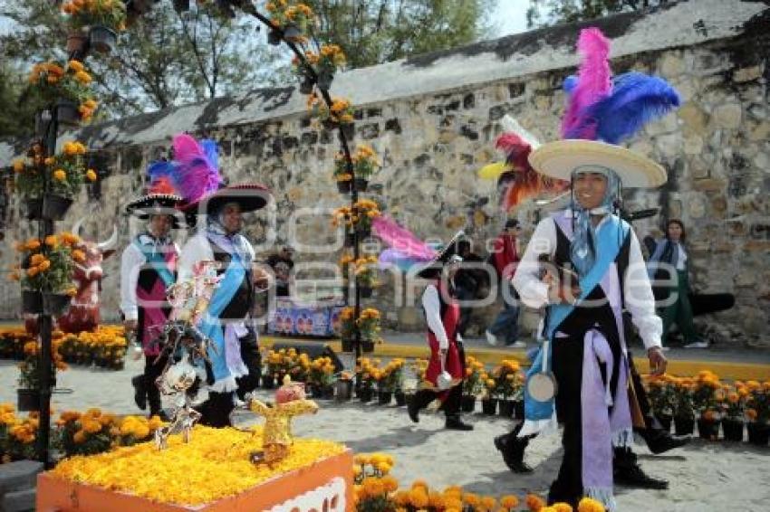 HUAQUECHULA . CALLES ADORNADAS