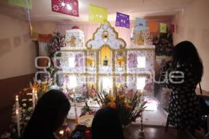 HUAQUECHULA . ALTARES MONUMENTALES