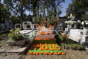 PANTEÓN . DÍA DE MUERTOS