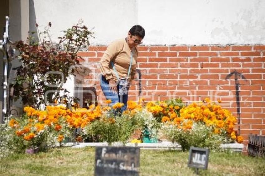 TLAXCALA . PANTEÓN . DÍA DE MUERTOS