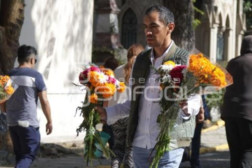 PANTEÓN . DÍA DE MUERTOS