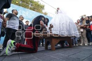 SANTA MUERTE . PROCESIÓN