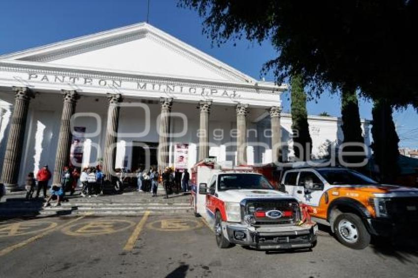 PANTEÓN . DÍA DE MUERTOS
