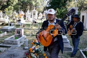 PANTEÓN . DÍA DE MUERTOS