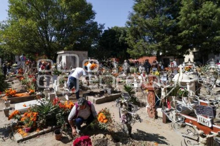 SAN ANDRÉS CHOLULA . PANTEÓN MUNICIPAL