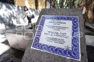 CAROLINO . PLACA JOHN LENNON