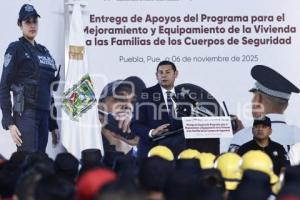 GOBIERNO ESTATAL . ENTREGA DE APOYOS POLICÍAS