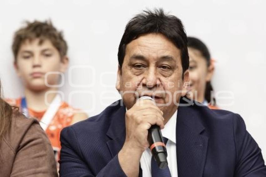 MAURICIO LÁZARO GARCÍA