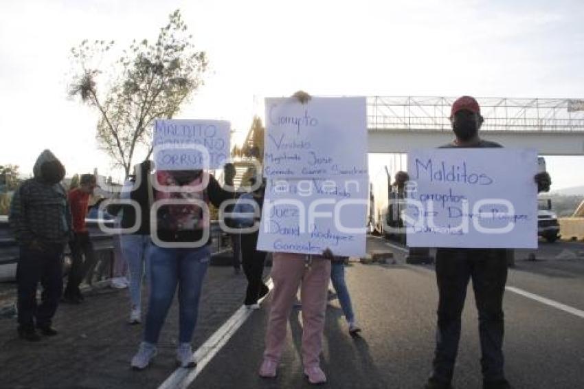 BLOQUEO AUTOPISTA MÉXICO - PUEBLA