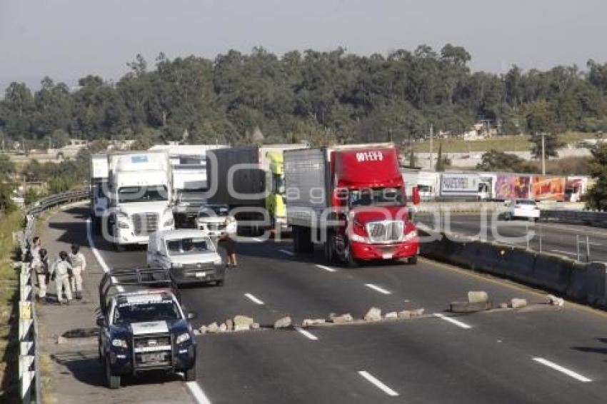 BLOQUEO AUTOPISTA MÉXICO - PUEBLA