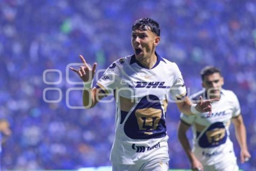 FÚTBOL . CRUZ AZUL VS PUMAS