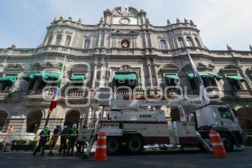 AYUNTAMIENTO . ADORNOS NAVIDEÑOS