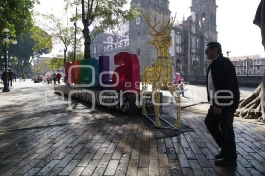 AYUNTAMIENTO . ADORNOS NAVIDEÑOS