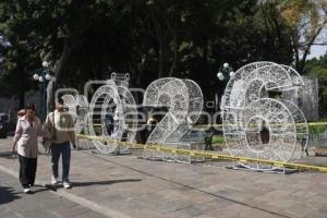 AYUNTAMIENTO . ADORNOS NAVIDEÑOS