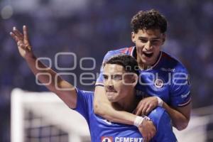 FÚTBOL . CRUZ AZUL VS PUMAS