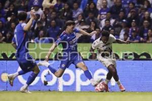 FÚTBOL . CRUZ AZUL VS PUMAS