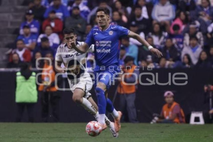 FÚTBOL . CRUZ AZUL VS PUMAS