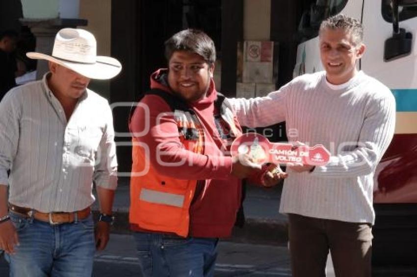TLAXCALA . ENTREGA DE CAMIONES
